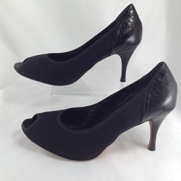 Donald J. Pliner ZORBA Black Mesh Elastic Pumps - Picture 4 of 13